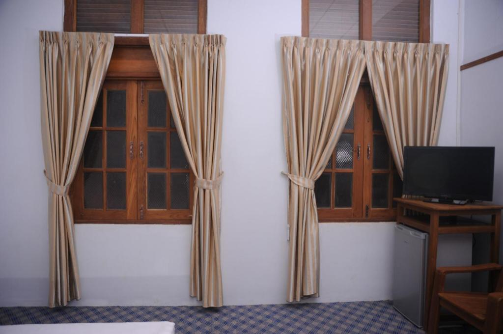 Yangon Urban Hotel Exterior photo