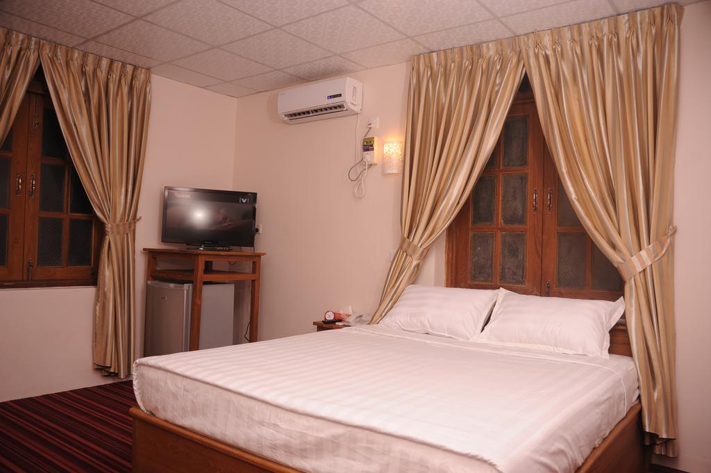 Yangon Urban Hotel Exterior photo