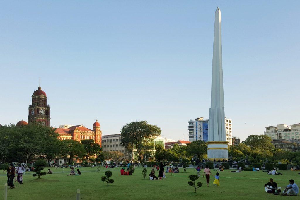 Yangon Urban Hotel Exterior photo