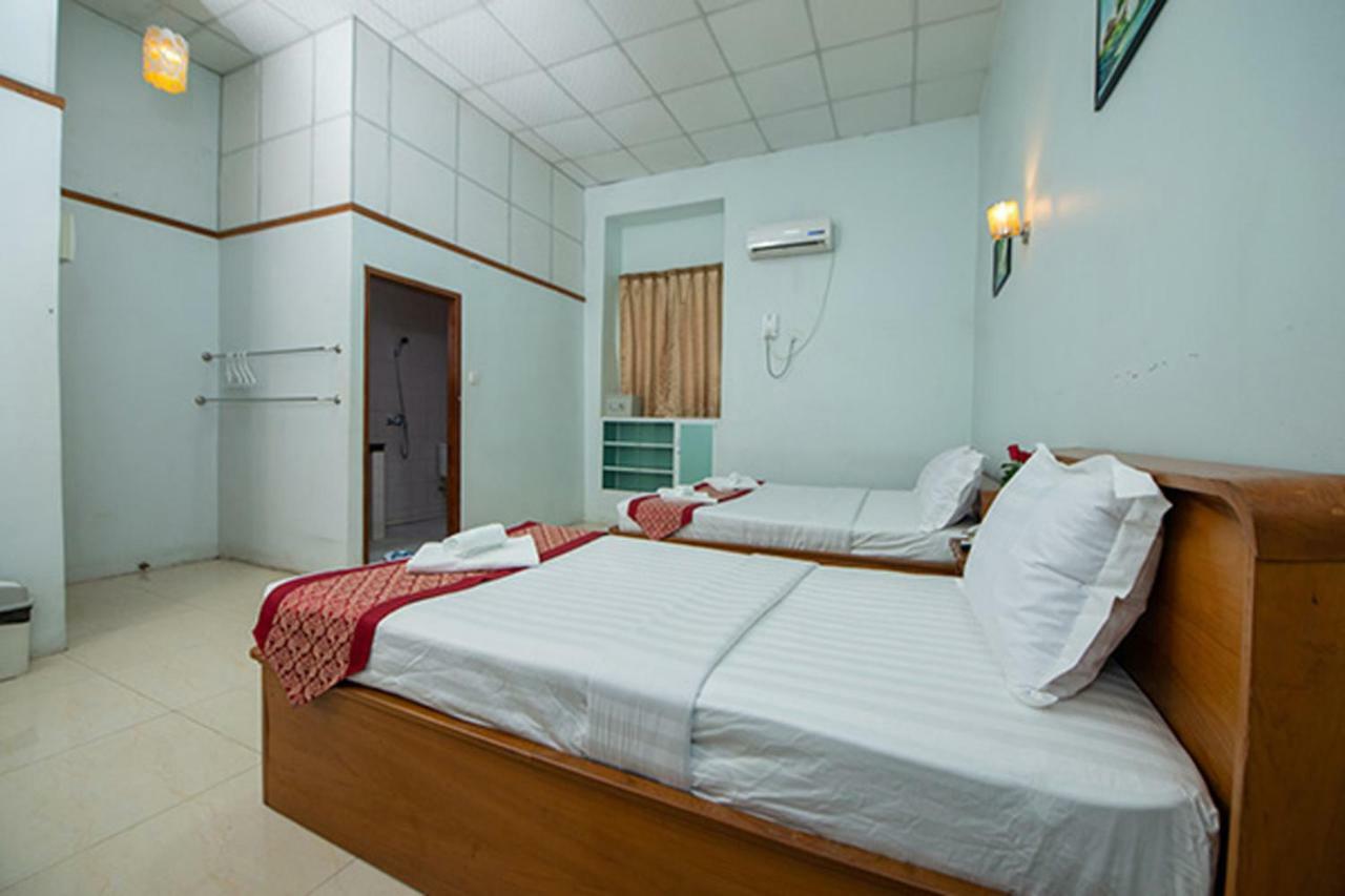 Yangon Urban Hotel Exterior photo