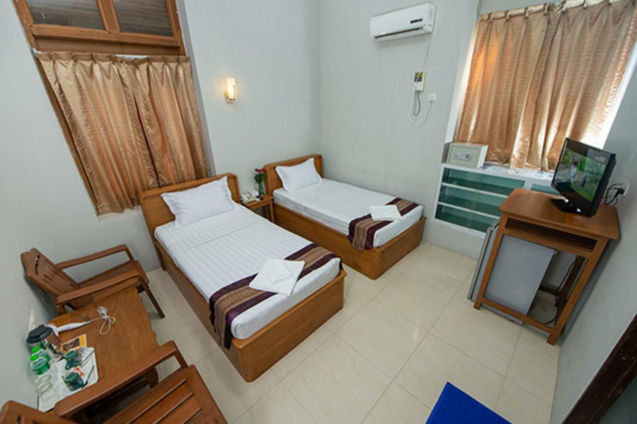 Yangon Urban Hotel Exterior photo