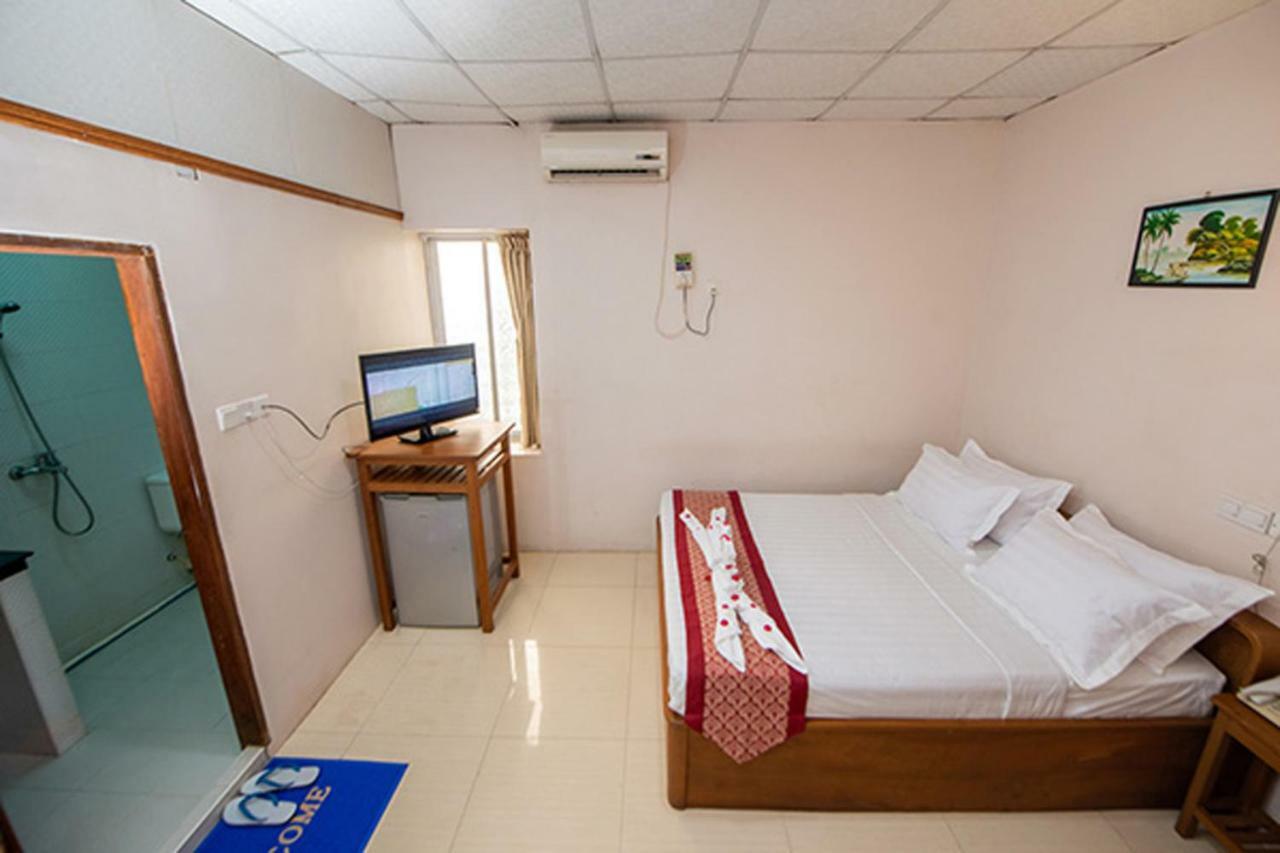 Yangon Urban Hotel Exterior photo