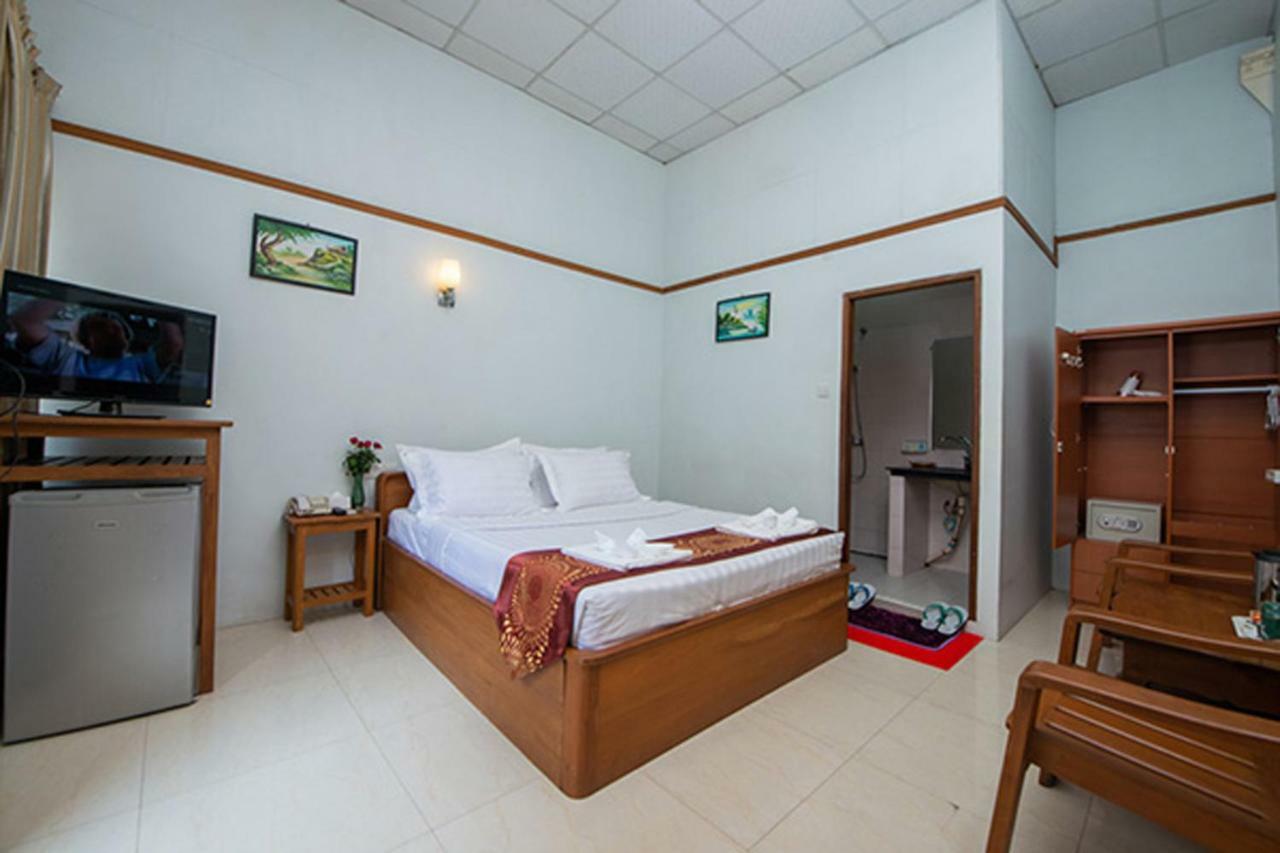 Yangon Urban Hotel Exterior photo