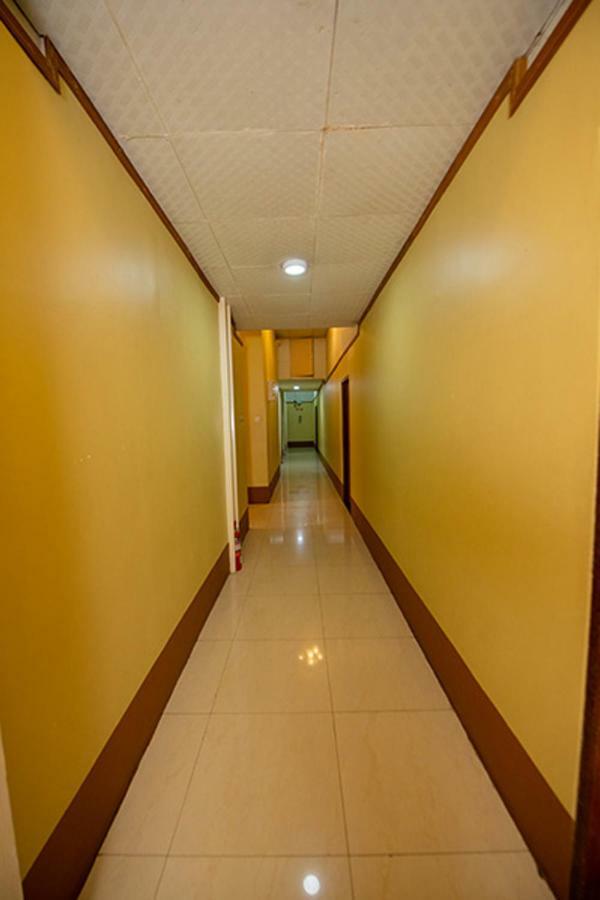 Yangon Urban Hotel Exterior photo